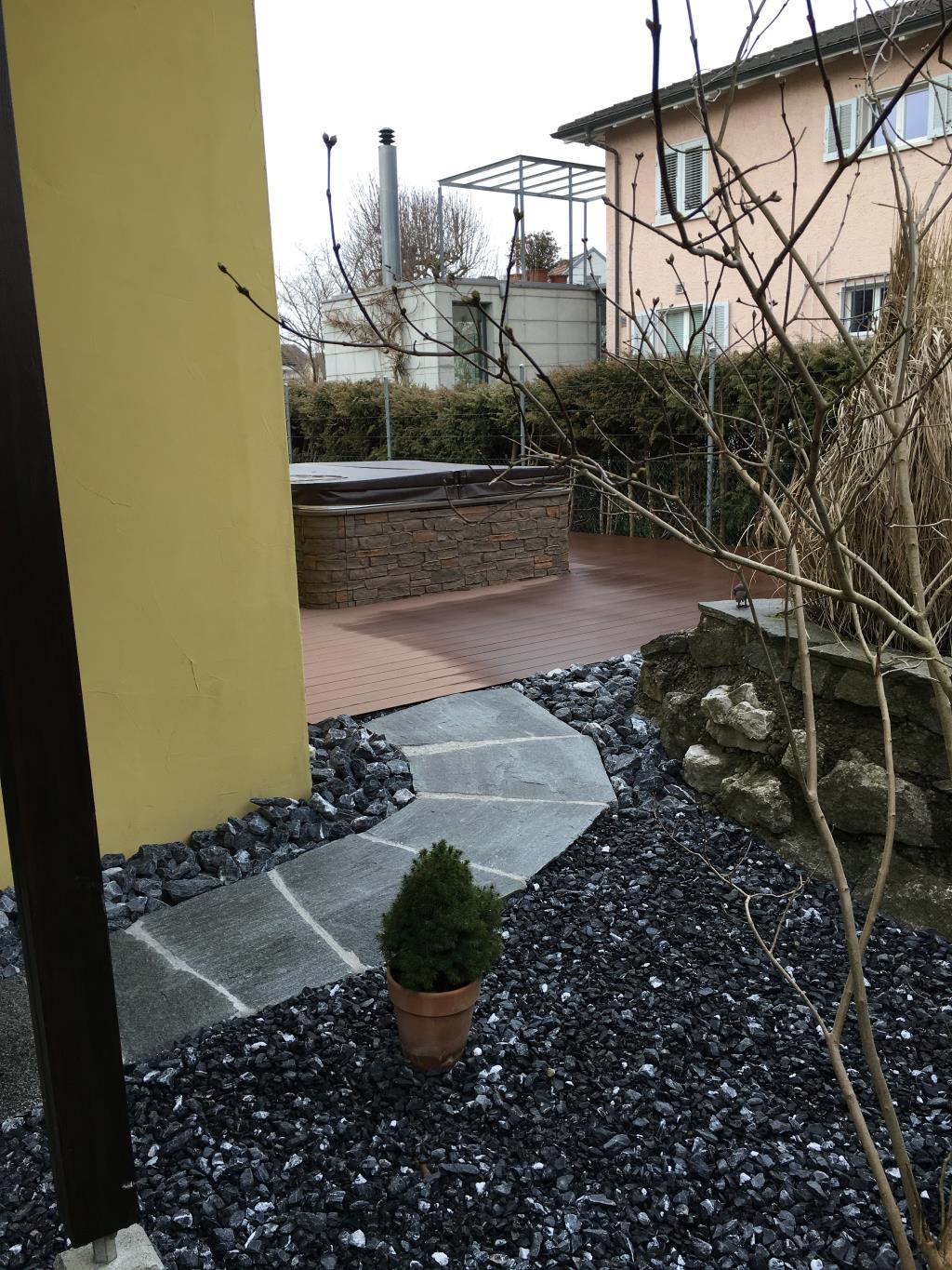 Umänderung Whirlpool mit Steinbeet von Gartenbau Michi Matter, Kölliken im Kanton Aargau